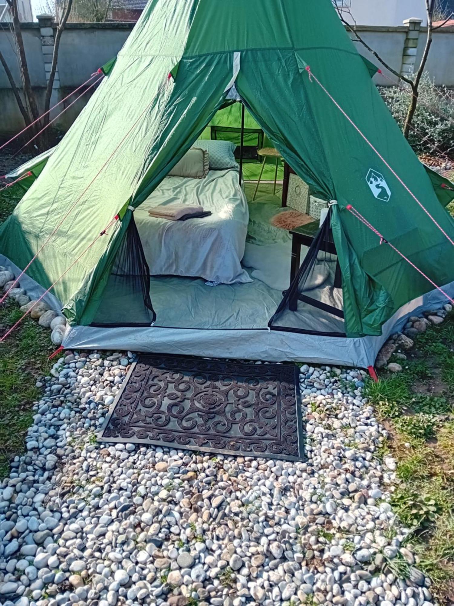 Indian Tent Tipi In Shared Lot And Shared Bathroom Mrse Ngoại thất bức ảnh